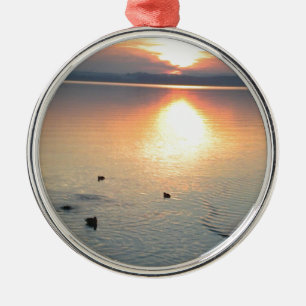 Sonnenuntergang am See mit Enten Ornament Aus Metall