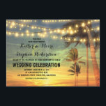 Sonnenuntergang am Strand und Lichterketten Einlad Einladung<br><div class="desc">Hochzeitsfeiern am Strand mit Hängeleuchten an den Palmen. Tropische und moderne Hochzeit am Strand lädt mit farbenfrohen Sonnenuntergängen am Meer ein. — Alle Designelemente von Jinaiji</div>