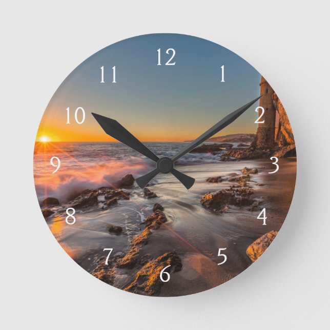 Sonnenuntergang am Victoria Beach Runde Wanduhr (Vorderseite)
