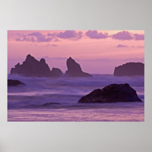 Sonnenuntergang an Bandon Beach Stacks. Poster