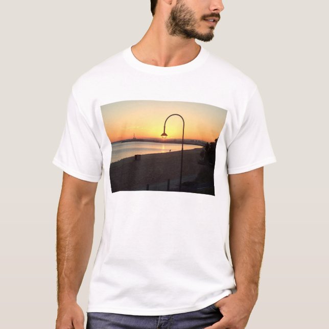 Sonnenuntergang an Strand St. Kilda T-Shirt (Vorderseite)