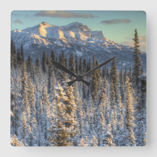Sonnenuntergang auf Berg-Gefährten Quadratische Wanduhr