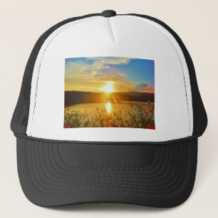 Sonnenuntergang auf dem Bergsee Arrowhead Truckerkappe