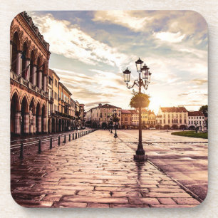 Sonnenuntergang auf dem Platz Padova in Italien Getränkeuntersetzer