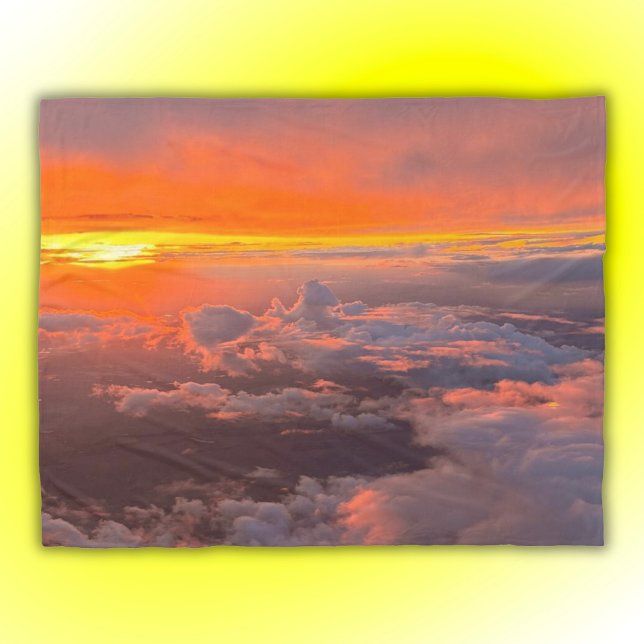 Sonnenuntergang durch die Wolkendecke Orange & Gel Fleecedecke (Von Creator hochgeladen)