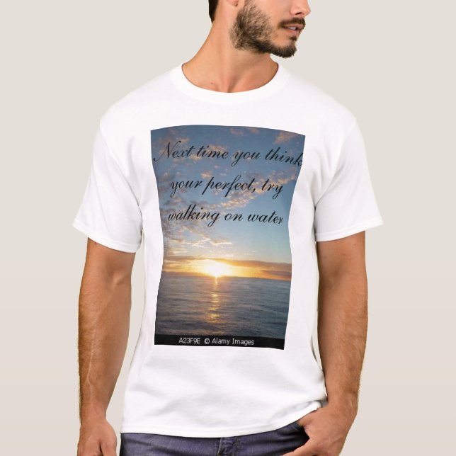 Sonnenuntergang, folgendes Mal denken Sie Ihr T-Shirt (Vorderseite)