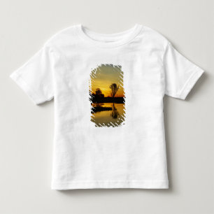 Sonnenuntergang, Gelbes Wasser, Billabong Kleinkind T-shirt