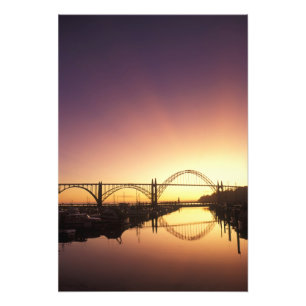 Sonnenuntergang hinter der Newport Bridge, Oregon Fotodruck