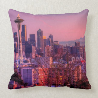 Sonnenuntergang hinter Seattle-Skylinen von Kissen