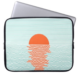 Sonnenuntergang im Ozean - gestreifter Hintergrund Laptopschutzhülle