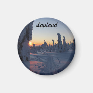 Sonnenuntergang im Schneewald von Lappland Magnet