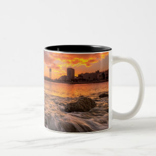 Sonnenuntergang in Barcelona Zweifarbige Tasse
