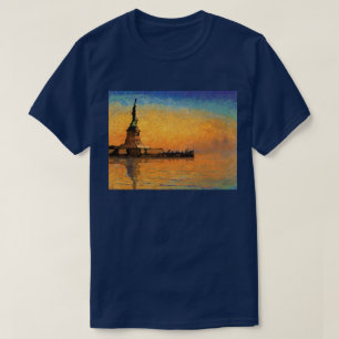 Sonnenuntergang in der Freiheits-Insel T-Shirt