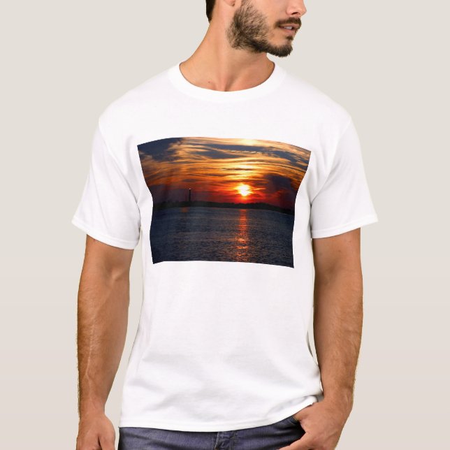 Sonnenuntergang in Eichen-Insel T-Shirt (Vorderseite)
