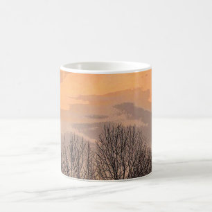 Sonnenuntergang mit Bare Trees Tasse