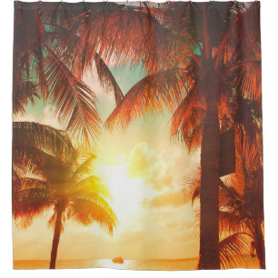Sonnenuntergang mit Palmen und schönem Himmel Duschvorhang
