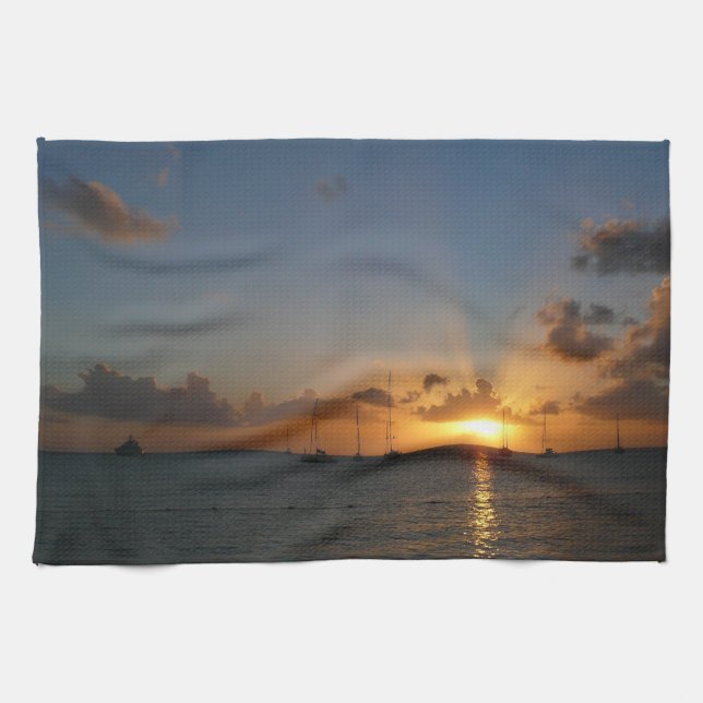 Sonnenuntergang mit Segelbooten Tropical Landscape Handtuch (Horizontal)