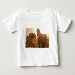 Sonnenuntergang-Pferdebaby-T - Shirt