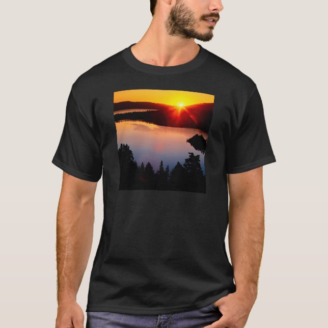 Sonnenuntergang-Smaragdbucht Lake Tahoe T-Shirt (Vorderseite)