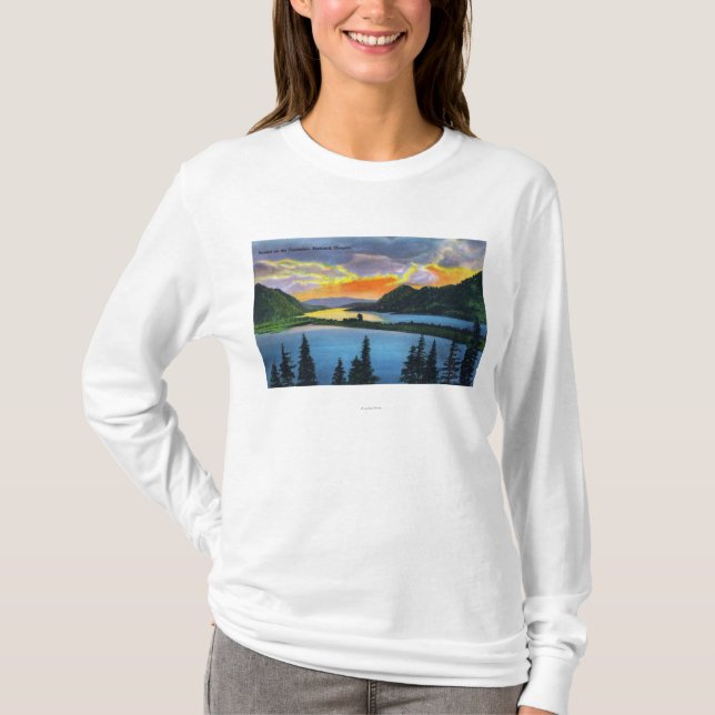 Sonnenuntergang-Szene auf dem Columbia River T-Shirt (Vorderseite)
