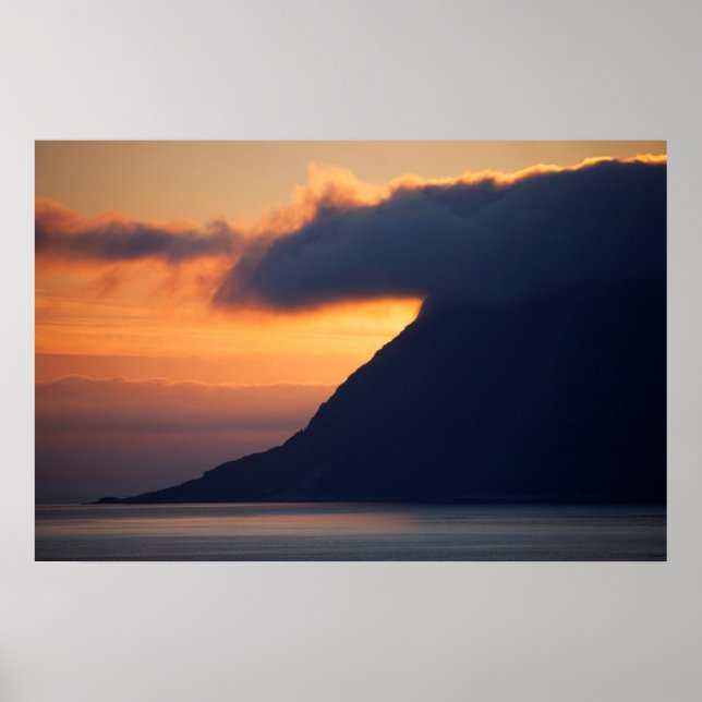 Sonnenuntergang über Alesund Küste Poster (Vorne)