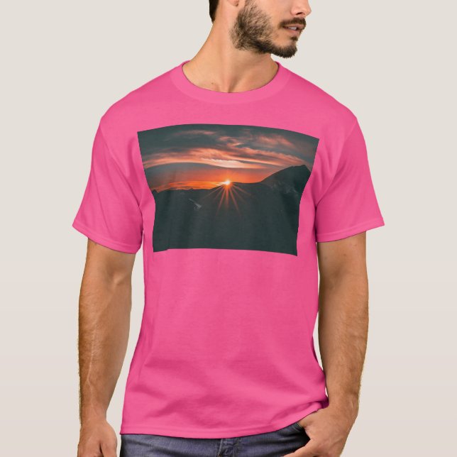 Sonnenuntergang über Bergen aktiv T-Shirt (Vorderseite)