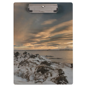 Sonnenuntergang über dem See Myvatn, Island Klemmbrett