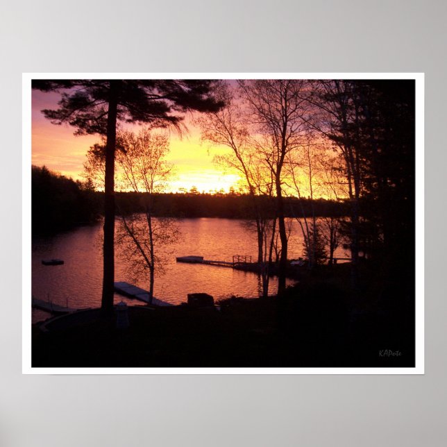 Sonnenuntergang über dem See Poster (Vorne)
