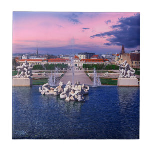 Sonnenuntergang über dem Springbrunnen in Wien Fliese