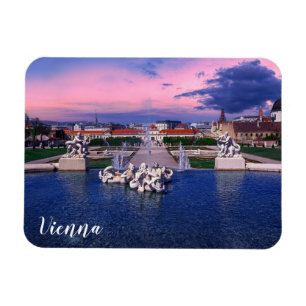 Sonnenuntergang über dem Springbrunnen in Wien Magnet