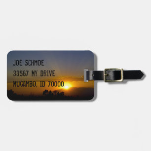 Sonnenuntergang über dem Tal Gepäckanhänger