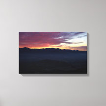 Sonnenuntergang über den Bergen in Südoregon