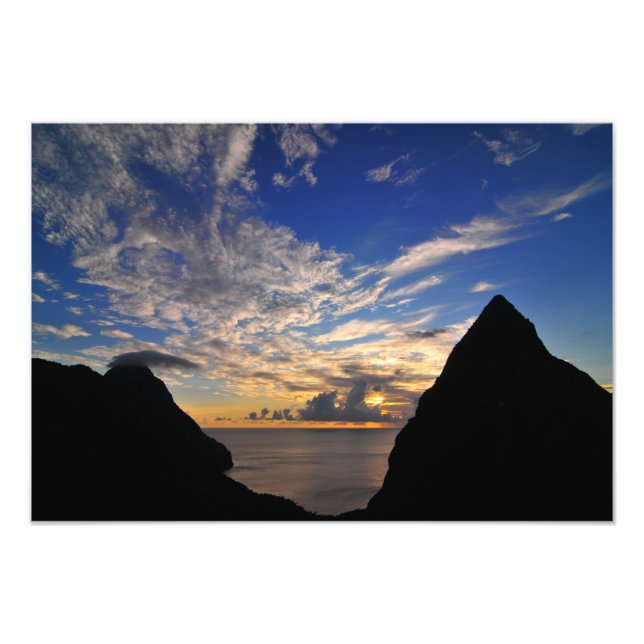 Sonnenuntergang über den Pitons Fotodruck (Vorne)