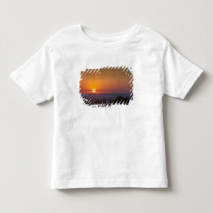 Sonnenuntergang über der afrikanischen Landschaft Kleinkind T-shirt