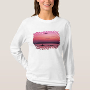 Sonnenuntergang über der Isle of Skye, von Mallaig T-Shirt
