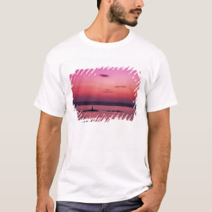 Sonnenuntergang über der Isle of Skye, von Mallaig T-Shirt