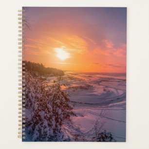 Sonnenuntergang über der Schneeküste Planer