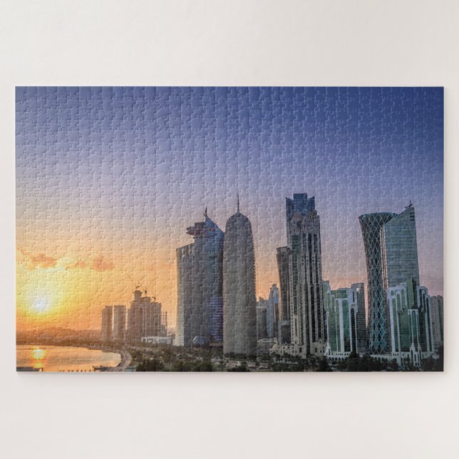 Sonnenuntergang über der Stadt von Doha, Qatar Puzzle (Horizontal)