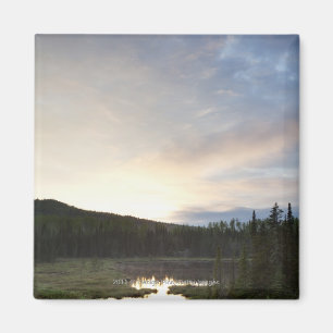 Sonnenuntergang über einem nebelhaften Teich Magnet
