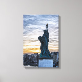 Sonnenuntergang über Replik der Freiheitsstatue in Leinwanddruck