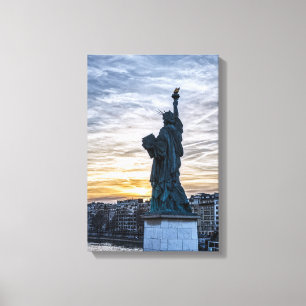 Sonnenuntergang über Replik der Freiheitsstatue in Leinwanddruck