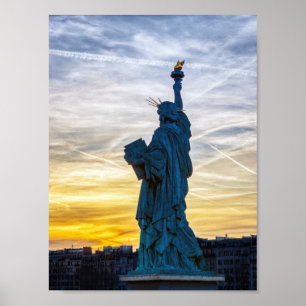 Sonnenuntergang über Replik der Freiheitsstatue in Poster