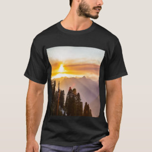Sonnenuntergang über Wald T-Shirt