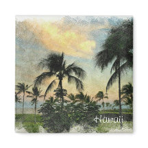 Sonnenuntergang und tropische Bäume