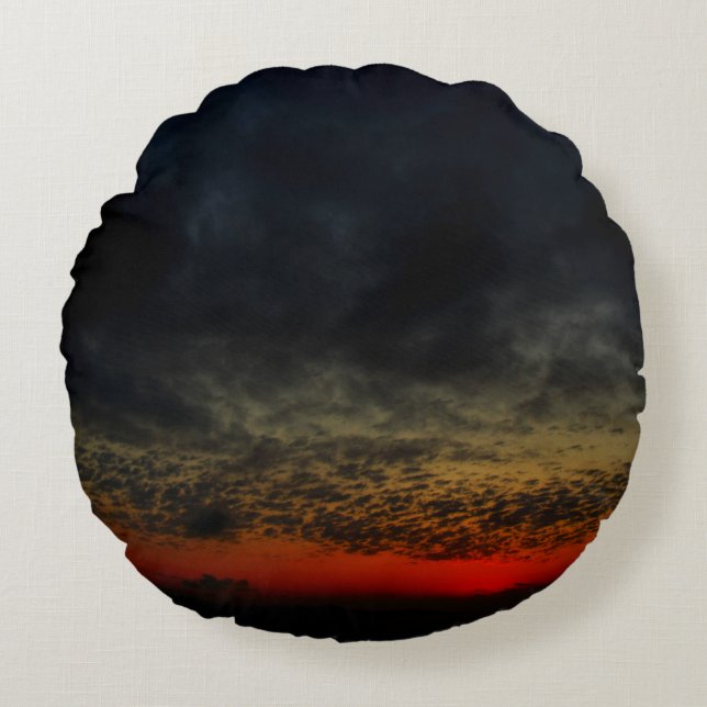 Sonnenuntergang vor dem Sturm Rundes Kissen (Vorderseite)