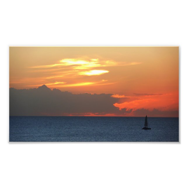 Sonnenuntergang Wolken und Segelboot Seascape Fotodruck (Vorne)