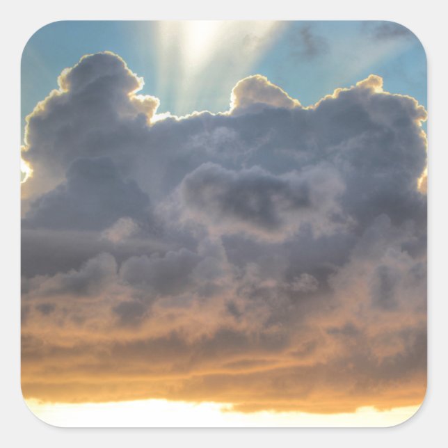 Sonnenuntergänge durch Sturmwolken Quadratischer Aufkleber (Vorderseite)