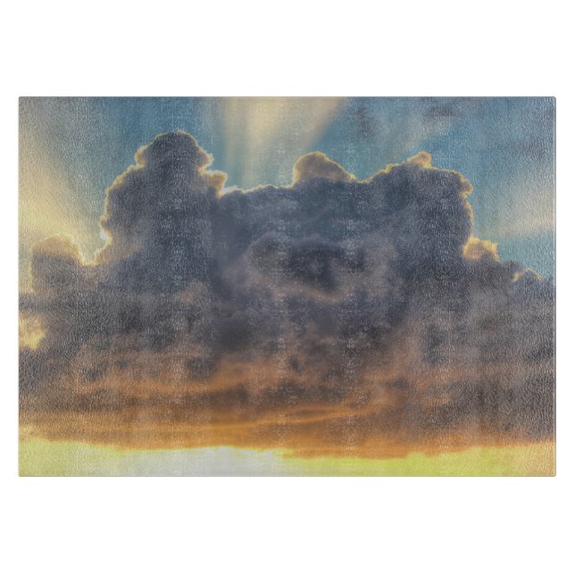 Sonnenuntergänge durch Sturmwolken Schneidebrett (Vorderseite)