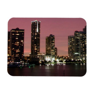 Sonnenunterganglicht über Miami nach einem Sturm Magnet