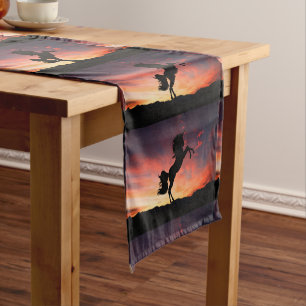 Sonnenuntergangs-Einhorn-Silhouette-Glutasche-Pfad Mittelgroßer Tischläufer